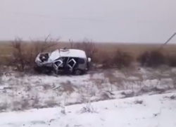 На видео попала Chevrolet Niva, перевернувшаяся на трассе под Волгоградом 