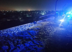 Грузовик протаранил ограждение и улетел с 40-метровой высоты моста на Третьей Продольной в Волгограде