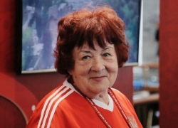 За три недели сгорела от рака легендарный диктор Центрального стадиона Волгограда