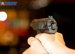 В Волгограде взяли под стражу напавших с пистолетом и битой на 19-летнюю девушку подростков