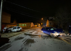 В Волгограде водитель Renault устроил ДТП с 4 пострадавшими: ранена 5-летняя девочка