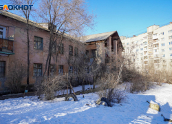 Труп 21-летнего парня нашли возле дома в Волгограде