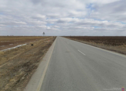 Младшей – полтора года: три человека пострадали в Toyota, перевернувшейся в Волгоградской области 