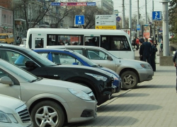 Маршрутчик из Волжского попал в реанимацию после дорожного конфликта 