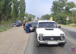 Два Renault и два ВАЗа столкнулись в массовой аварии под Волгоградом 