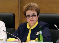 Девочка из маленького хутора, ставшая волгоградским доктором, отмечает 59-летие