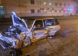 Машины - в хлам, пятеро в больницах после массового ДТП в Волгограде