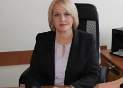 Власть сменилась в районе Волгоградской области — красавица-блондинка сдала пост