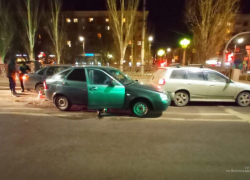 Тройное ДТП в центре Волгограда: пострадала пассажирка «Приоры»