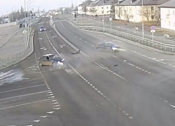 Пенсионерка устроила ДТП по дороге из аэропорта в Волгограде: опубликовано видео