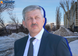 "Зачем себя так мордой по асфальту повозили?": похвалившая себя мэрия не нашла проблем в Волгограде 