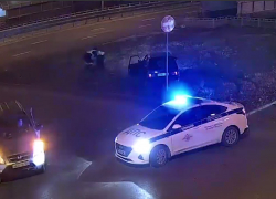 Странное ДТП и догонялки с сотрудниками ГАИ устроил волгоградец без прав на видео