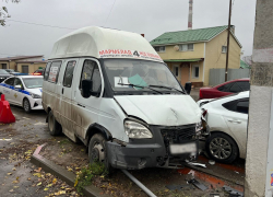 Волгоградец без прав за рулем маршрутки №4 потерял сознание: пострадала 8-летняя девочка