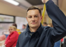 Лишившийся мандата депутат гордумы пересел с авто на автобус в Волгограде