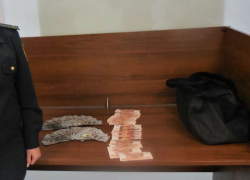 Таможенники не дали «улететь» сотням тысяч российских рублей в Дубай из Волгограда