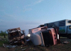 Под Волгоградом в массовом столкновении одинаковых фургонов погиб мужчина