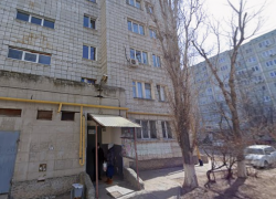 «Мама кричала в ужасе»: школьница выпала из 9-этажки на юге Волгограда