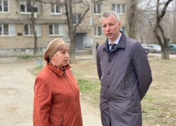 Депутат Госдумы Алексей Волоцков обошел дворы Краснооктябрьского района Волгограда