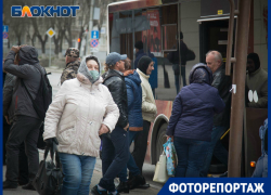 Утренними давками в автобусе начался в Волгограде понедельник