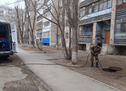 На юге Волгограда УК «Новый дом» совместно с Концессиями водоснабжения ликвидирует последствия коммунальных аварий