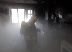 Два трупа нашли в сгоревшей квартире в Волгоградской области