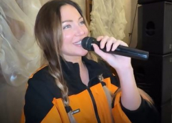 Под видом популярной певицы на провинциальную свадьбу ворвалась Виолетта Чиковани