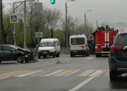 В старой части Волжского произошла страшная авария