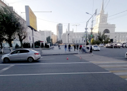 Девушку сбили на «зебре» в центре Волгограда