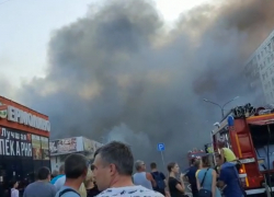 Пожар на рынке в Волжском: взрывы, транспортный коллапс и страх за близких