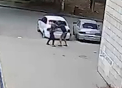  Казанова из Волгограда проткнул ножом нового любовника бывшей и попал на камеры