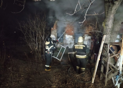 Неизвестный мужчина погиб при пожаре в посёлке Волгоградской области