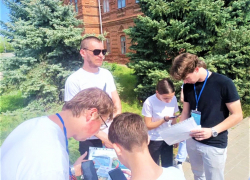 Волонтеры массово появились на улицах Волгограда 