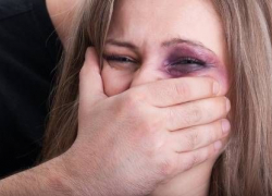 «Это ограбление!»: преступник из Волгограда избил продавца в ювелирном салоне