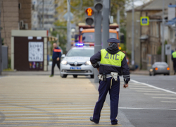Такси  «Яндекса» и LADA Kalina не поделили перекресток в Волгограде