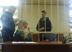 Взять вину на себя предложил сожитель зарезавшей из ревности подругу волгоградки 