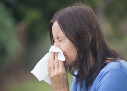 В Волгограде больным гриппом советуют чихать в локоть