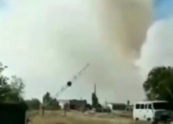 "Людей эвакуируют": очевидцы записали на видео пожар под Волгоградом