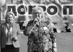 В Волгограде умерла директор школы, в которой ссора в родительском чате привела к смерти Романа Гребенюка