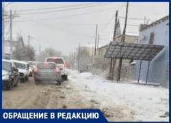 «Пусть мэр Лихачев проедет по Ангарскому, тогда может приведут в порядок весь этот коммунальный ужас»: волгоградка о нечищенных дорогах