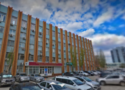 Отданную чиновникам офисную пятиэтажку готовят к капремонту в центре Волгограда