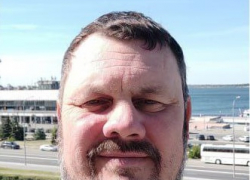 Высокого мужчину с бородой разыскивают в Волгограде