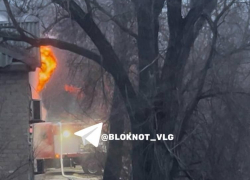 Дом обрушился в Волгограде спустя 9 часов пожара