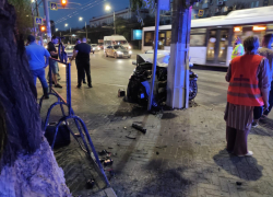 В реанимации умер водитель из июньского ДТП в центре Волгограда