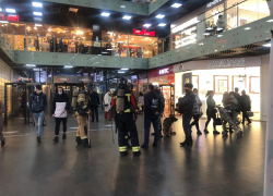 Торговые центры эвакуируют в Волгограде из-за угрозы взрывов