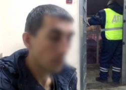 В Волгограде поймали 35-летнего таксиста, который развозил людей в пьяном виде и с поддельными водительскими правами 