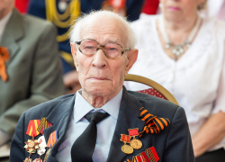 Участник Сталинградской битвы и поэт Павел Андреев отмечает 103-летие