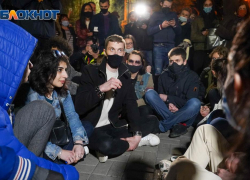 В Волгограде спецназ МВД задержал при закладке наркотиков организатора шествия навальновцев