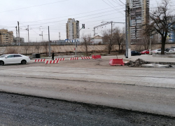 Сроки закрытия Краснознаменской для проезда продлили в центре Волгограда