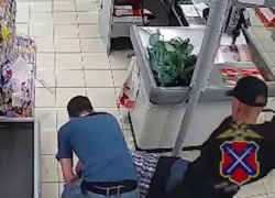 Пинали и били бутылкой по лицу: в колонию отправили напавших на покупателя подростков под Волгоградом