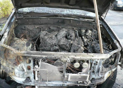 Внедорожник Toyota сгорел ночью на севере Волгограда